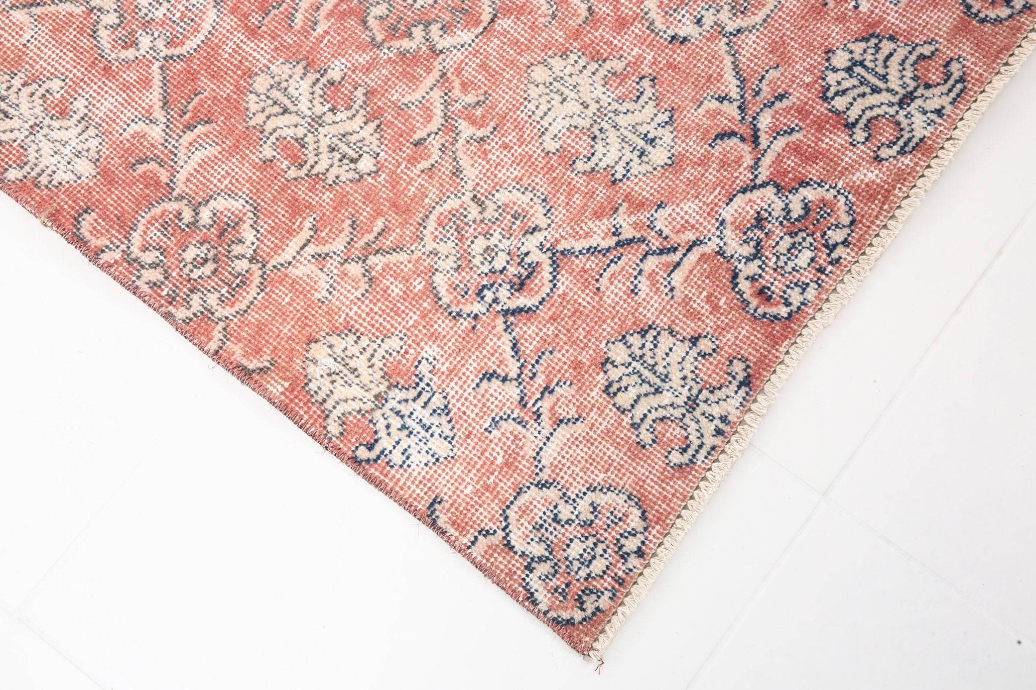 7' x 10' Vintage rug, Bedroom Vintage rug, Cotton Vintage rug, Country-Farmhouse Vintage rug, Dorm Vintage rug, Kitchen-Dining Vintage rug, Living Room Vintage rug, Office Vintage rug, Plants-Trees Vintage rug, Red Vintage rug, Vintage, Wool Vintage rug, Vintage rug