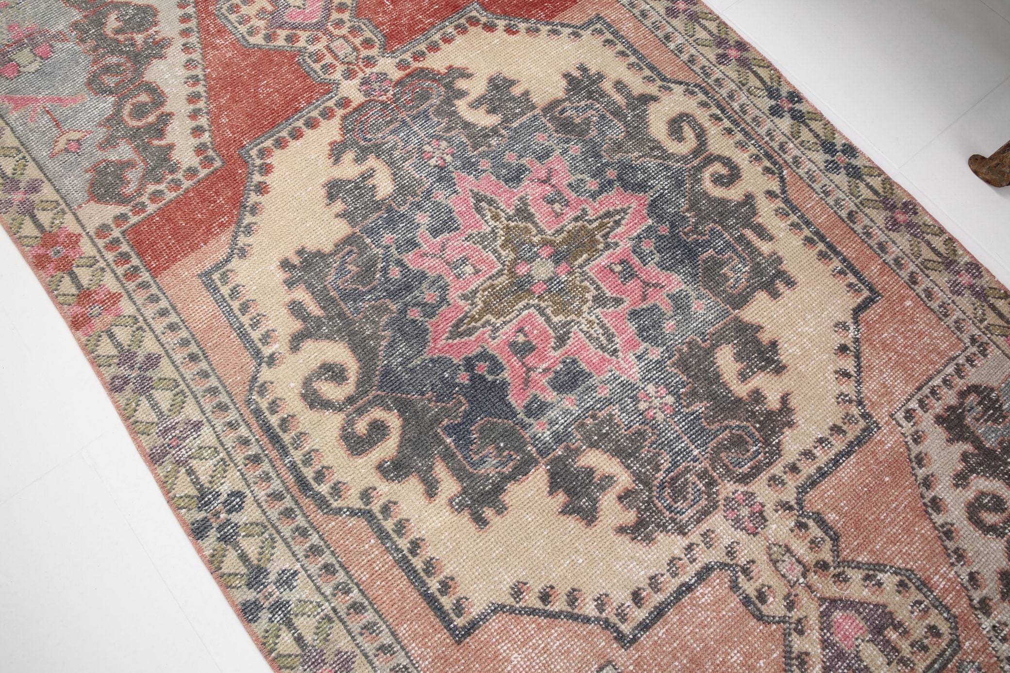 3' x 7' Vintage rug, Cotton Vintage rug, Kids Vintage rug, Kitchen-Dining Vintage rug, Laundry Vintage rug, Living Room Vintage rug, Office Vintage rug, Oriental Vintage rug, Red Vintage rug, Rustic-Primitive Vintage rug, Vintage, Wool Vintage rug, Vintage rug