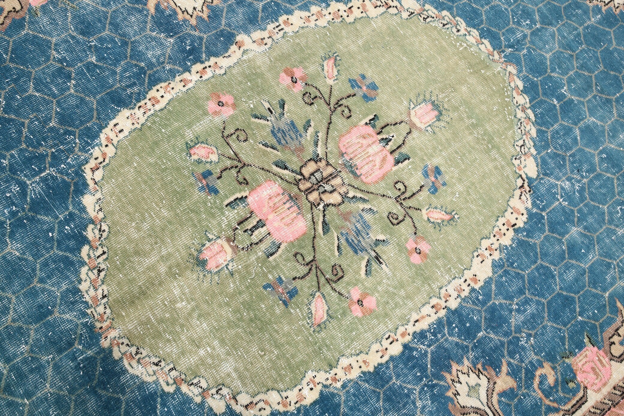 6' x 10' Vintage rug, Bedroom Vintage rug, Blue Vintage rug, Bohemian-Eclectic Vintage rug, Cotton Vintage rug, Floral Vintage rug, Kitchen-Dining Vintage rug, Living Room Vintage rug, Nursery Vintage rug, Office Vintage rug, Vintage, Wool Vintage rug, Vintage rug