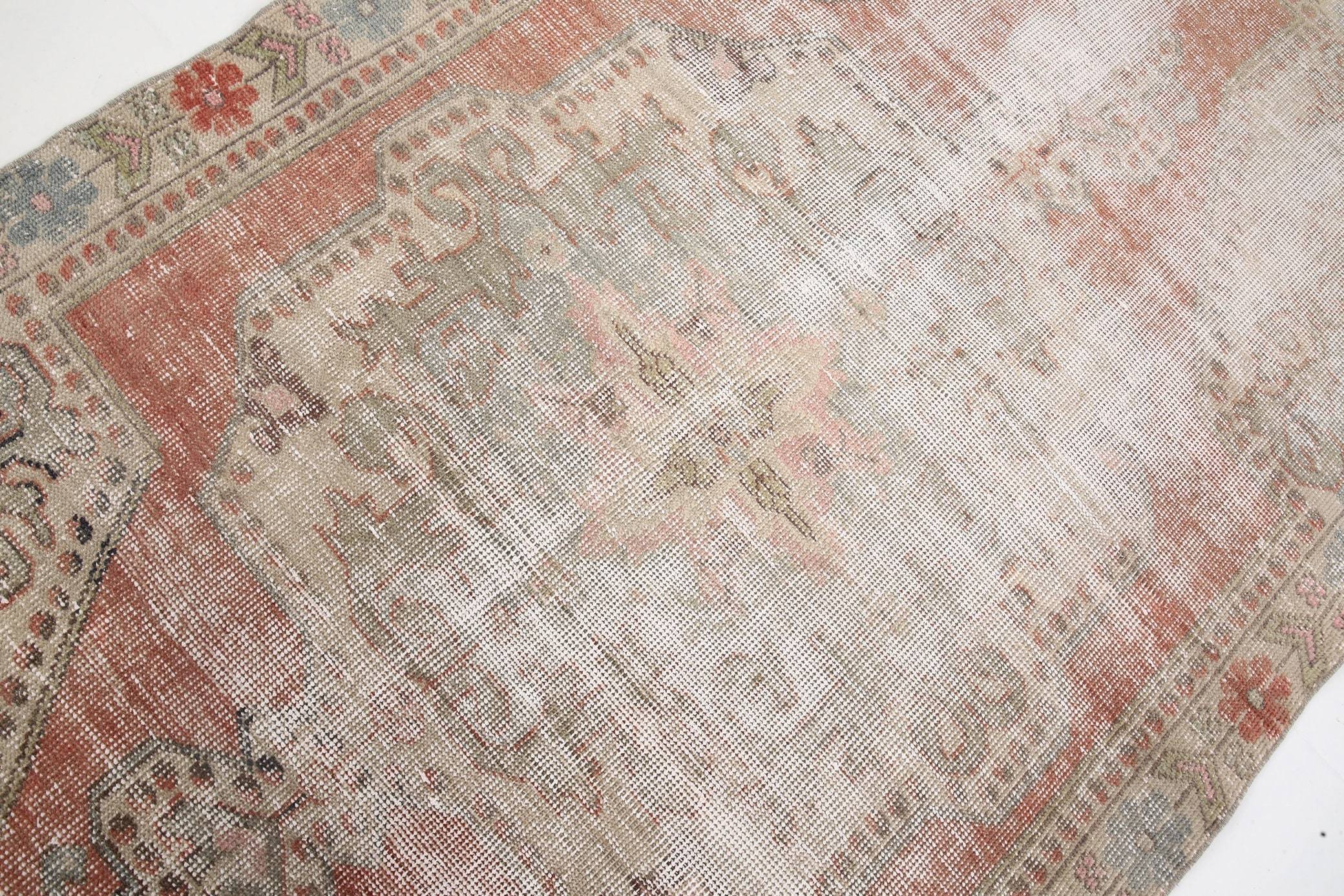 4' x 7' Vintage rug, Bathroom Vintage rug, Bedroom Vintage rug, Cotton Vintage rug, Distressed Vintage rug, Laundry Vintage rug, Living Room Vintage rug, Nursery Vintage rug, Red Vintage rug, Solid Vintage rug, Vintage, Wool Vintage rug, Vintage rug