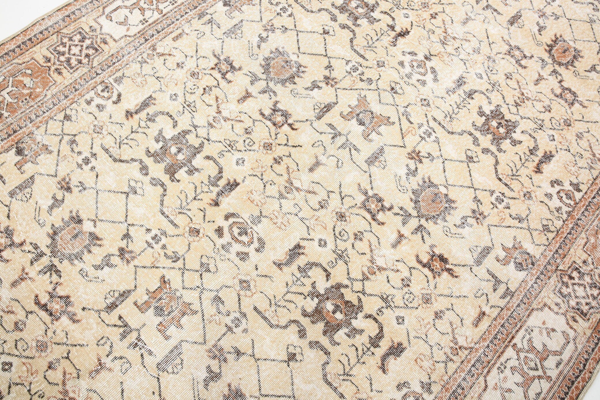 6' x 10' Vintage rug, Abstract Vintage rug, Bedroom Vintage rug, Bohemian-Eclectic Vintage rug, Cotton Vintage rug, Kitchen-Dining Vintage rug, Laundry Vintage rug, Living Room Vintage rug, Office Vintage rug, Tan-Ivory Vintage rug, Vintage, Wool Vintage rug, Vintage rug