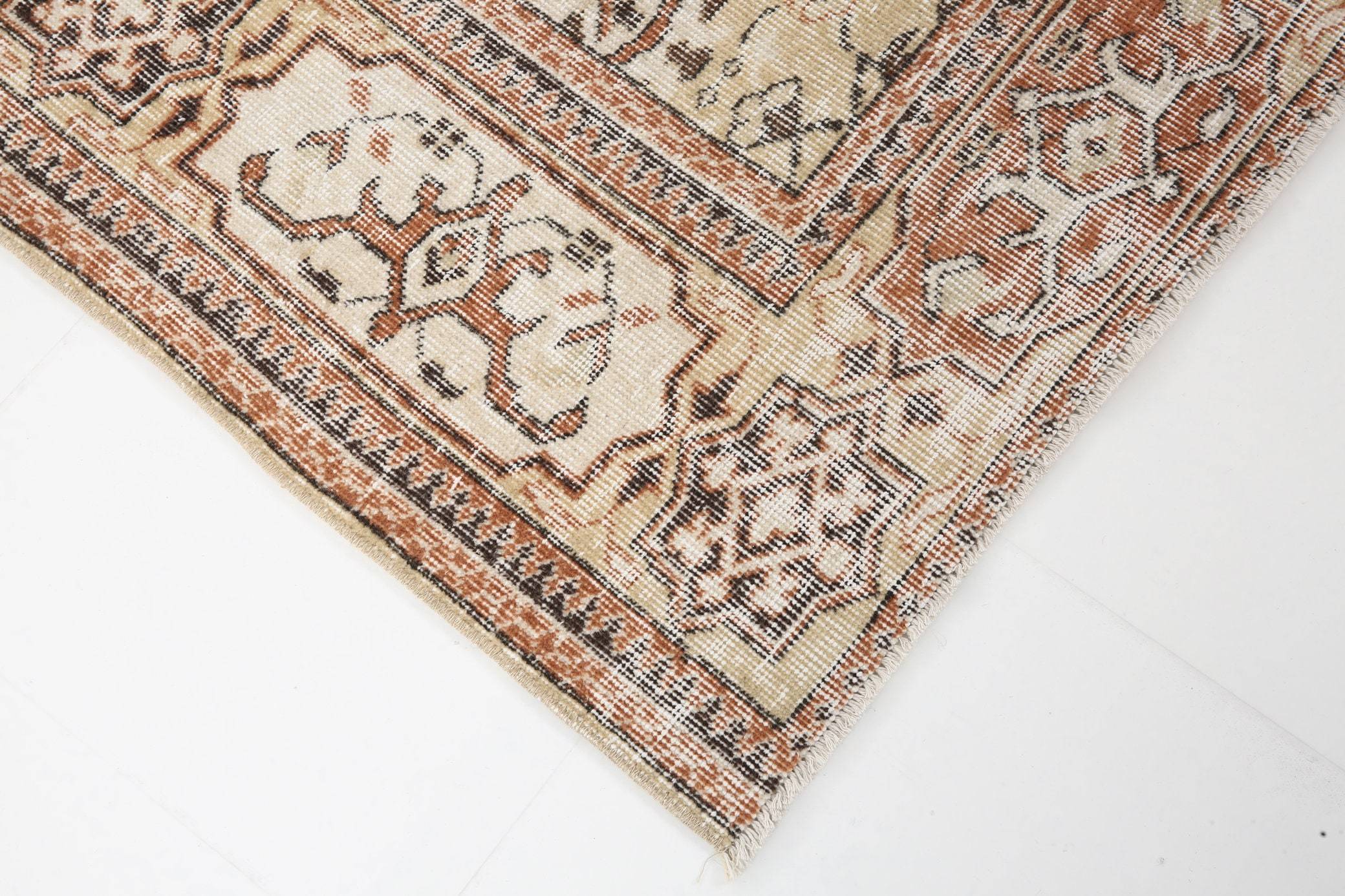6' x 10' Vintage rug, Abstract Vintage rug, Bedroom Vintage rug, Bohemian-Eclectic Vintage rug, Cotton Vintage rug, Kitchen-Dining Vintage rug, Laundry Vintage rug, Living Room Vintage rug, Office Vintage rug, Tan-Ivory Vintage rug, Vintage, Wool Vintage rug, Vintage rug