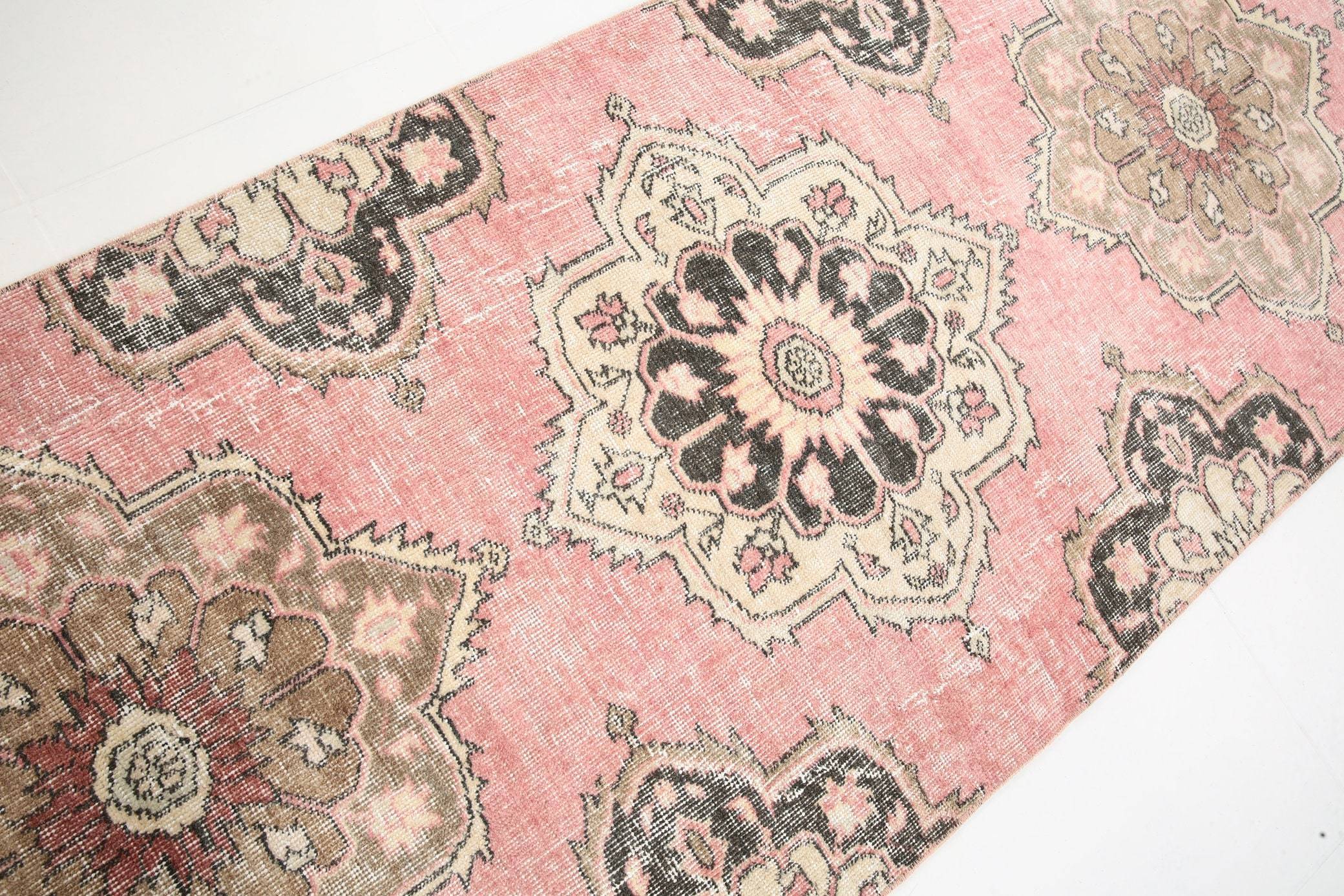 2' x 12' Vintage rug, Bedroom Vintage rug, Cotton Vintage rug, Entryway-Hallway Vintage rug, Kitchen-Dining Vintage rug, Living Room Vintage rug, Office Vintage rug, Pink Vintage rug, Retro Vintage rug, Southwestern Vintage rug, Vintage Runner, Wool Vintage rug, Vintage rug