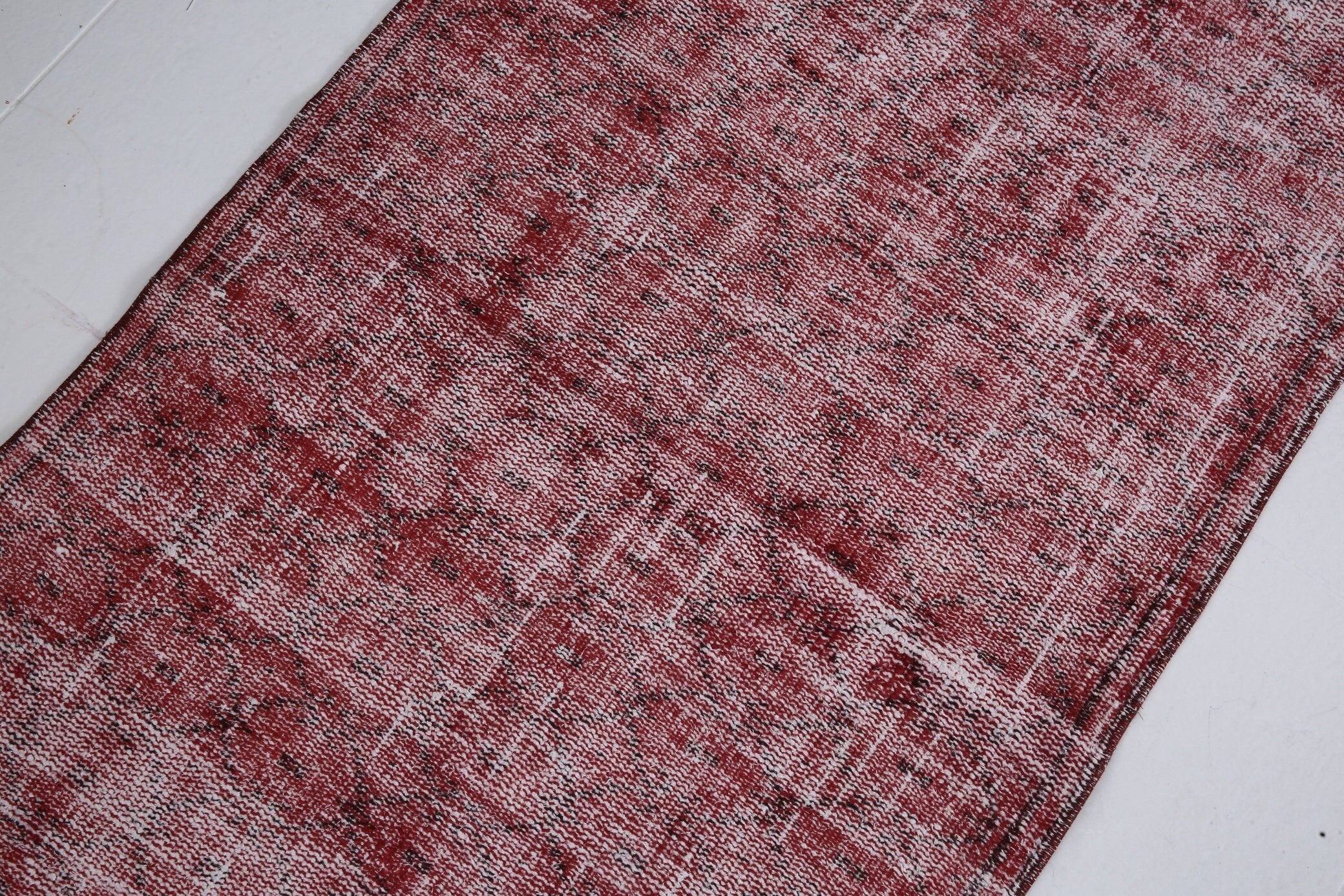2' x 6' Vintage rug, Camouflage Vintage rug, Cotton Vintage rug, Country-Farmhouse Vintage rug, Dorm Vintage rug, Entryway-Hallway Vintage rug, Kitchen-Dining Vintage rug, Living Room Vintage rug, Office Vintage rug, Red Vintage rug, Vintage Runner, Wool Vintage rug, Vintage rug
