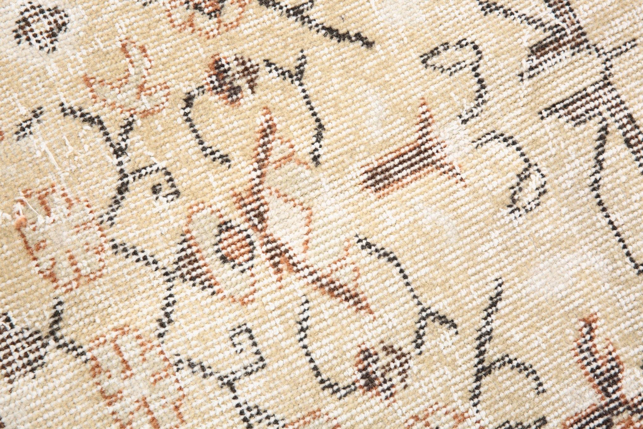 6' x 10' Vintage rug, Abstract Vintage rug, Bedroom Vintage rug, Bohemian-Eclectic Vintage rug, Cotton Vintage rug, Kitchen-Dining Vintage rug, Laundry Vintage rug, Living Room Vintage rug, Office Vintage rug, Tan-Ivory Vintage rug, Vintage, Wool Vintage rug, Vintage rug