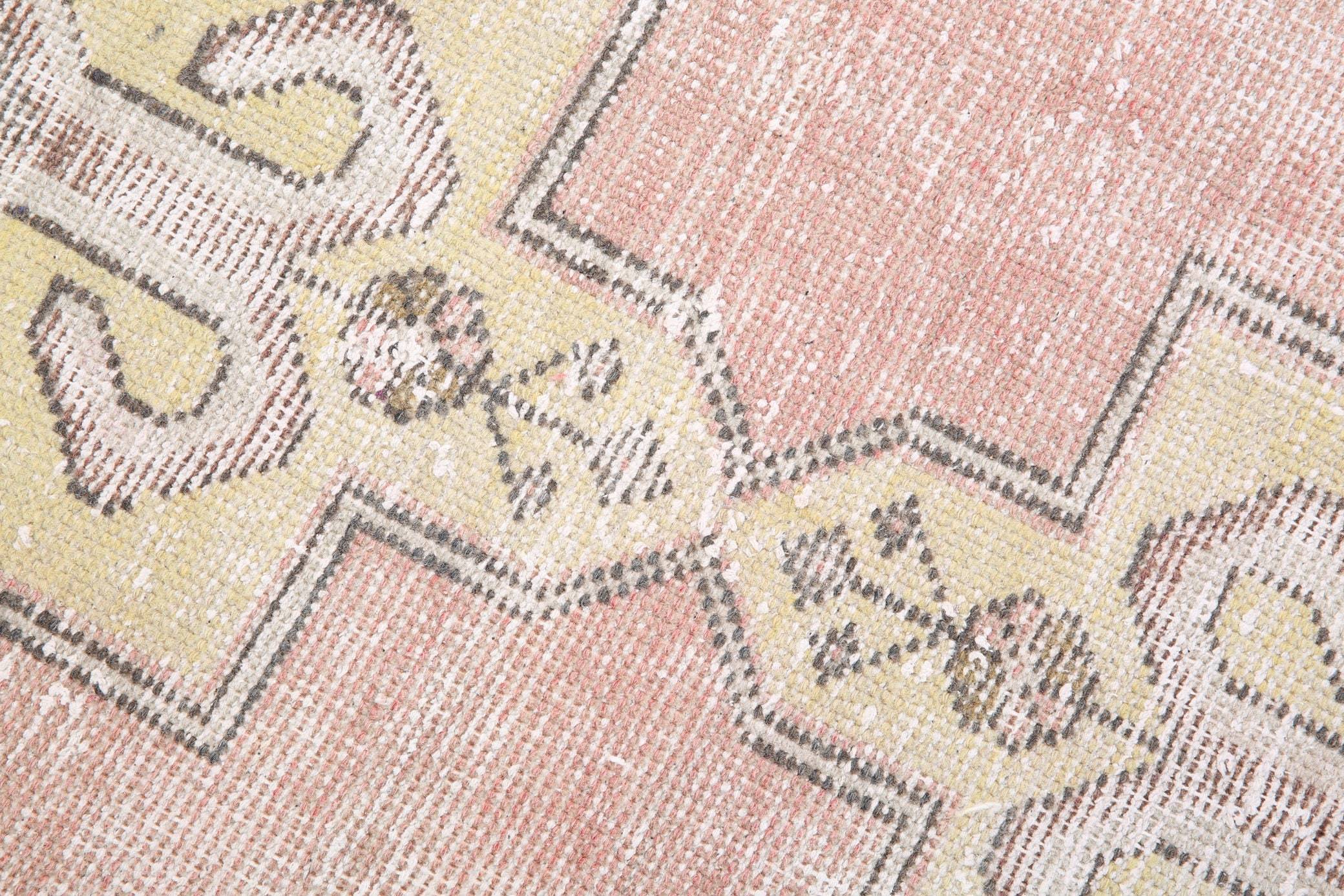 4' x 8' Vintage rug, Cotton Vintage rug, Entryway-Hallway Vintage rug, Geometric Vintage rug, Kitchen-Dining Vintage rug, Living Room Vintage rug, Nursery Vintage rug, Office Vintage rug, Pink Vintage rug, Retro Vintage rug, Vintage, Wool Vintage rug, Vintage rug