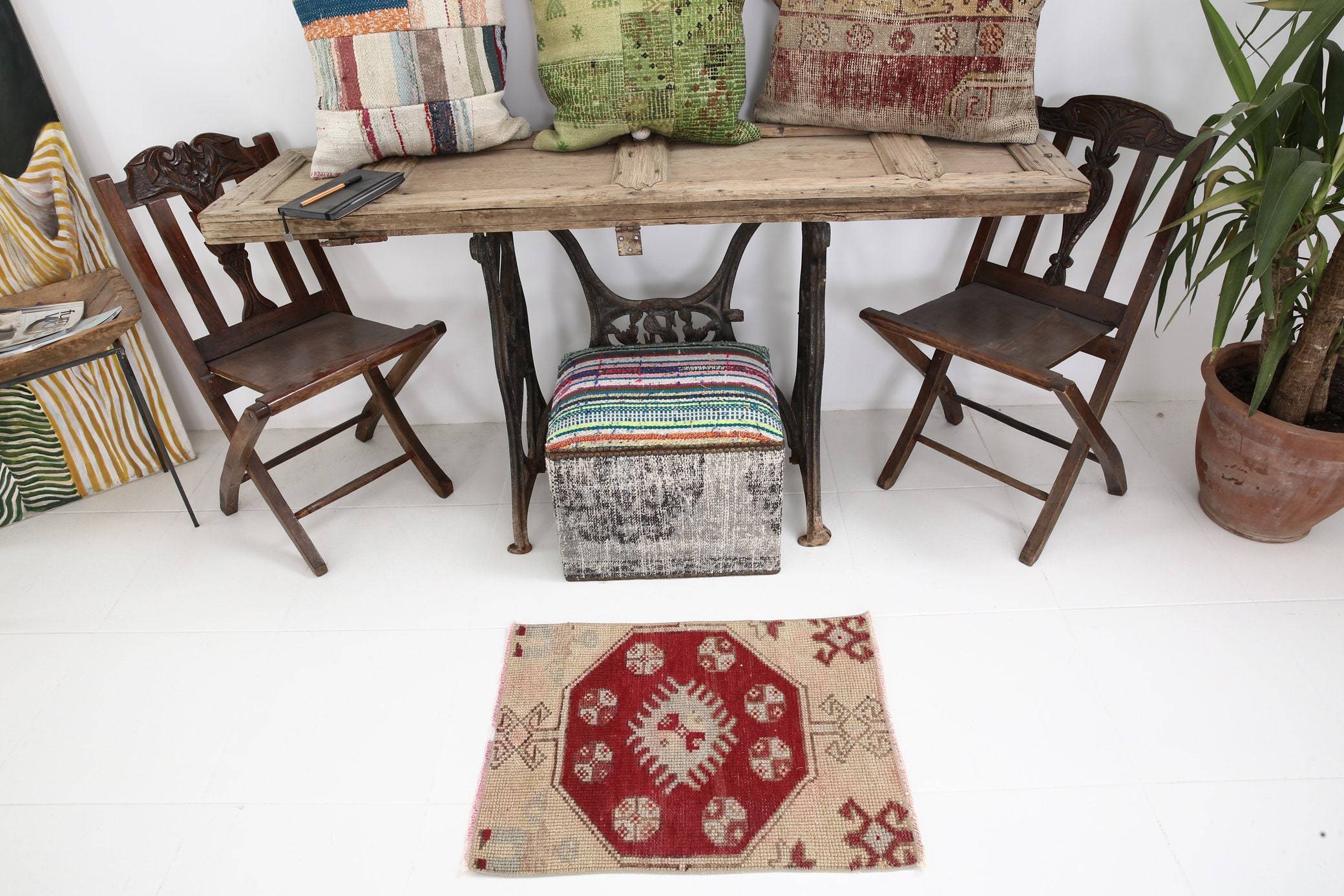 1' x 2' Vintage rug, Bathroom Vintage rug, Bedroom Vintage rug, Cotton Vintage rug, Dorm Vintage rug, Office Vintage rug, Patio-Outdoor Vintage rug, Red Vintage rug, Retro Vintage rug, Southwestern Vintage rug, Vintage Runner, Wool Vintage rug, Vintage rug