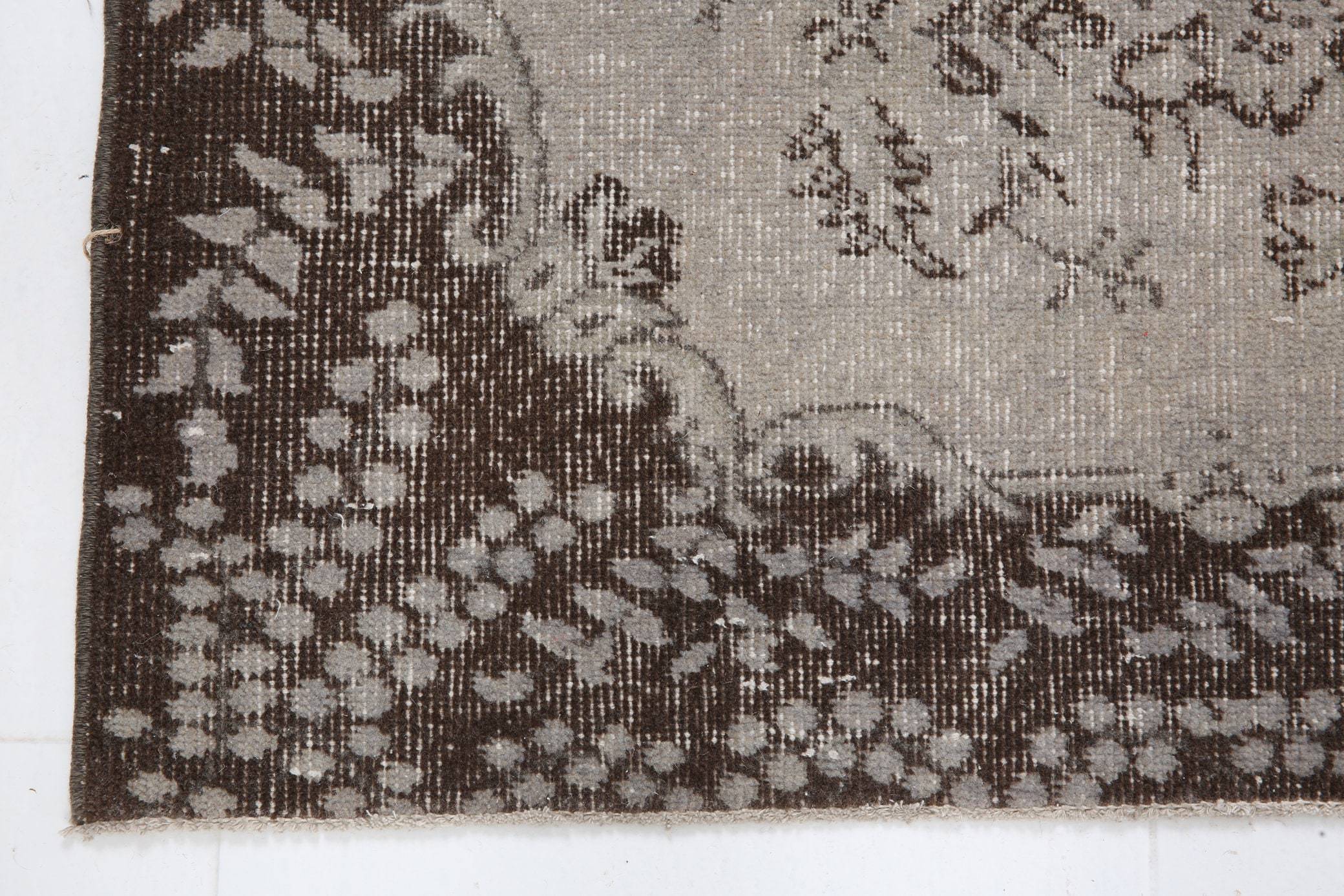 4' x 8' Vintage rug, Bedroom Vintage rug, Black-Gray Vintage rug, Cotton Vintage rug, Kids Vintage rug, Kitchen-Dining Vintage rug, Living Room Vintage rug, Office Vintage rug, Rustic-Primitive Vintage rug, Solid Vintage rug, Vintage, Wool Vintage rug, Vintage rug