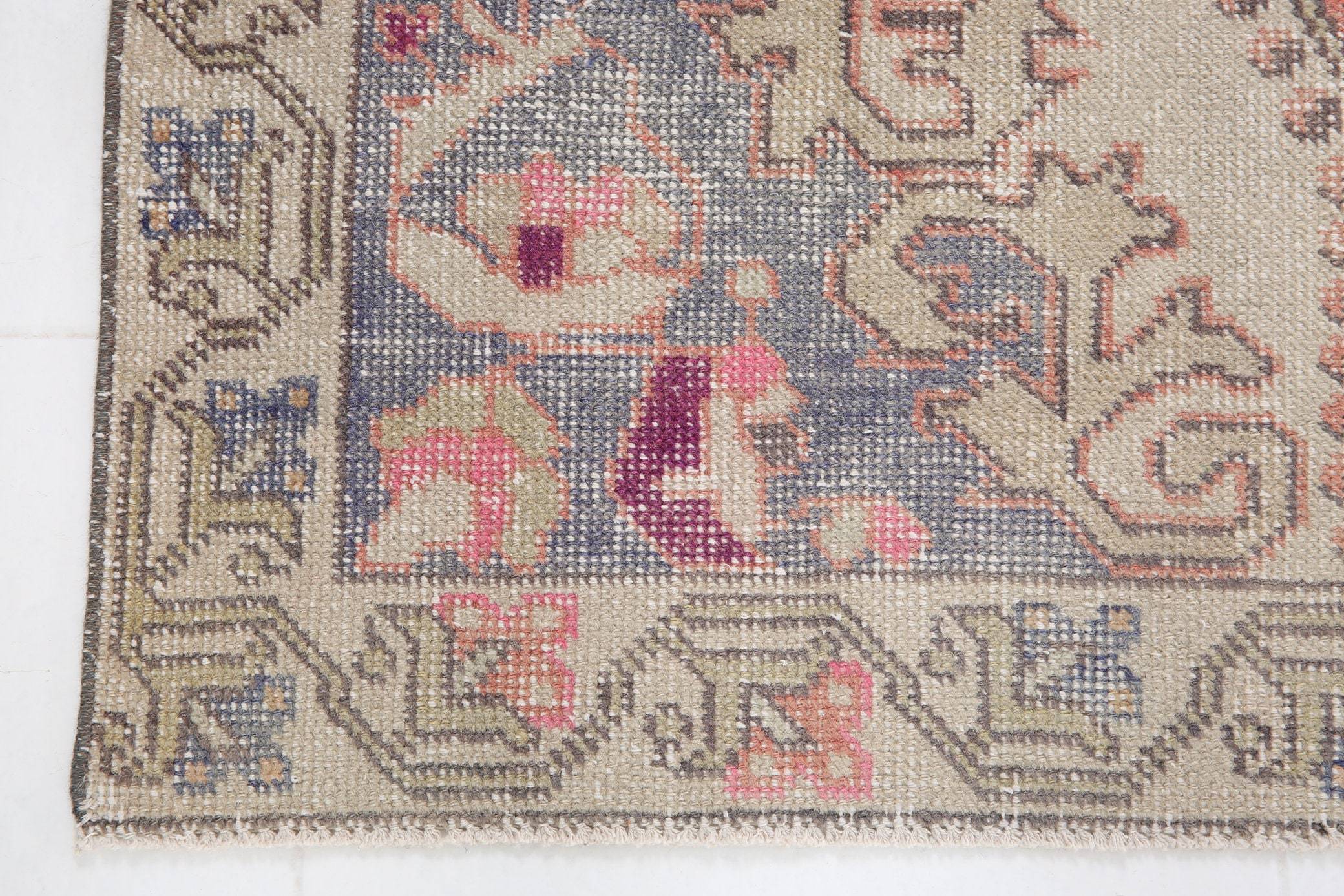 4' x 7' Vintage rug, Cotton Vintage rug, Country-Farmhouse Vintage rug, Dorm Vintage rug, Ikat Vintage rug, Kids Vintage rug, Kitchen-Dining Vintage rug, Living Room Vintage rug, Office Vintage rug, Red Vintage rug, Vintage, Wool Vintage rug, Vintage rug
