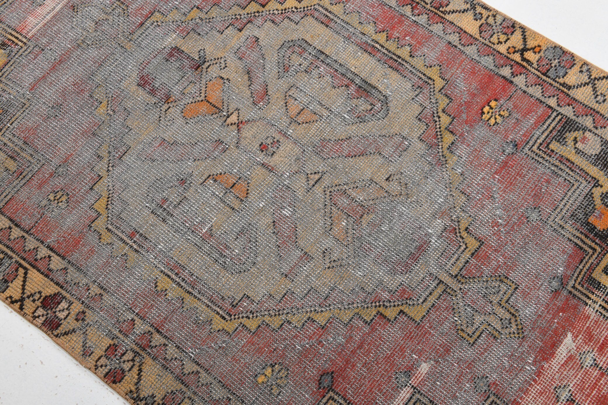 3' x 5' Vintage rug, Abstract Vintage rug, Bedroom Vintage rug, Bohemian-Eclectic Vintage rug, Cotton Vintage rug, Kitchen-Dining Vintage rug, Living Room Vintage rug, Office Vintage rug, Patio-Outdoor Vintage rug, Red Vintage rug, Vintage, Wool Vintage rug, Vintage rug