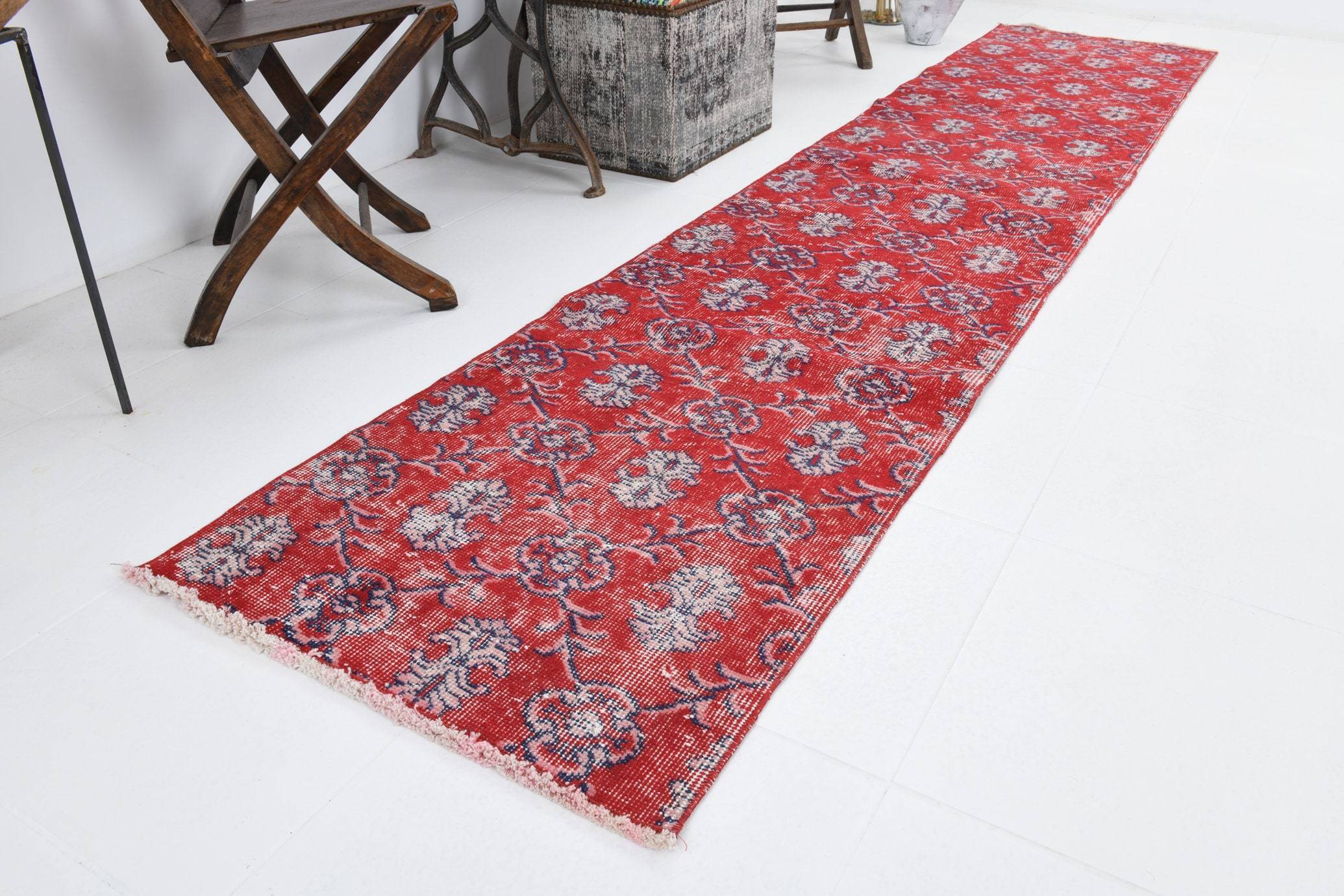 2' x 10' Vintage rug, Cotton Vintage rug, Dorm Vintage rug, Entryway-Hallway Vintage rug, Floral Vintage rug, Kitchen-Dining Vintage rug, Living Room Vintage rug, Office Vintage rug, Red Vintage rug, Rustic-Primitive Vintage rug, Vintage Runner, Wool Vintage rug, Vintage rug