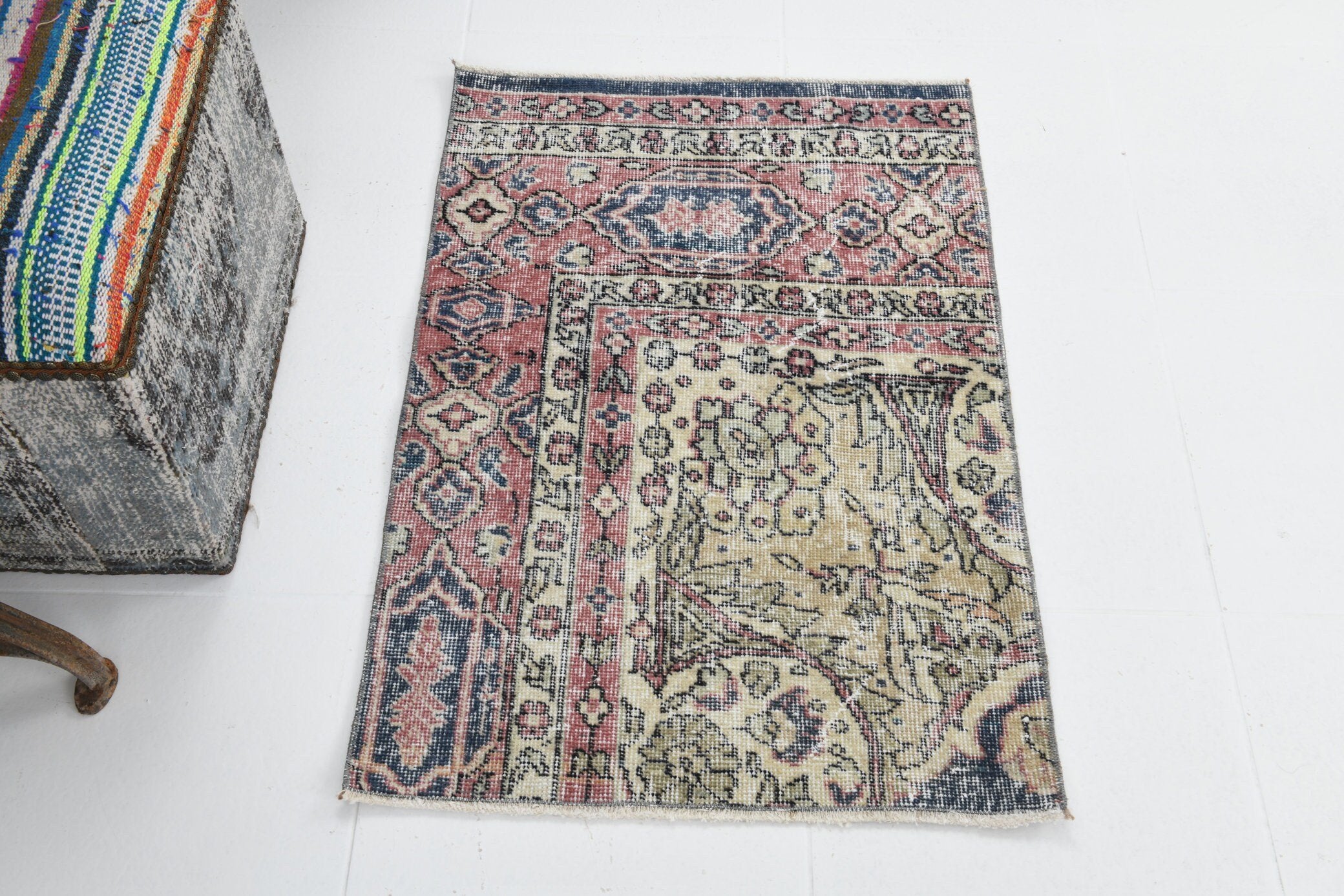 2' x 3' Vintage rug, Bathroom Vintage rug, Bedroom Vintage rug, Blue Vintage rug, Bordered Vintage rug, Cotton Vintage rug, Distressed Vintage rug, Dorm Vintage rug, Office Vintage rug, Patio-Outdoor Vintage rug, Vintage Runner, Wool Vintage rug, Vintage rug
