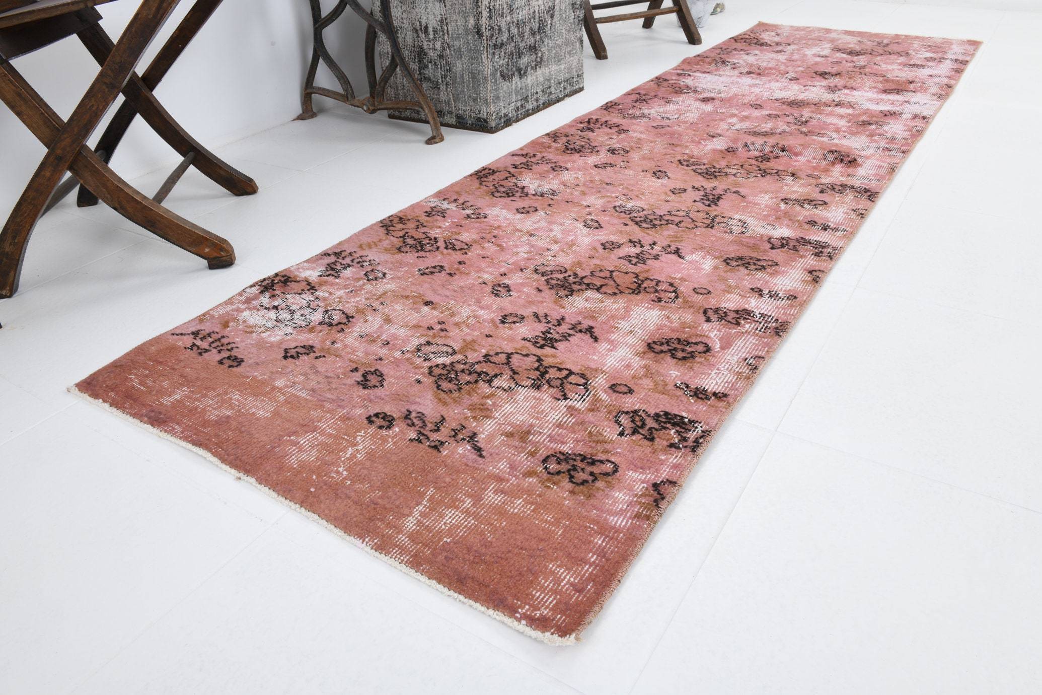 2' x 9' Vintage rug, Cotton Vintage rug, Distressed Vintage rug, Dorm Vintage rug, Entryway-Hallway Vintage rug, Kitchen-Dining Vintage rug, Living Room Vintage rug, Office Vintage rug, Pink Vintage rug, Plants-Trees Vintage rug, Vintage Runner, Wool Vintage rug, Vintage rug