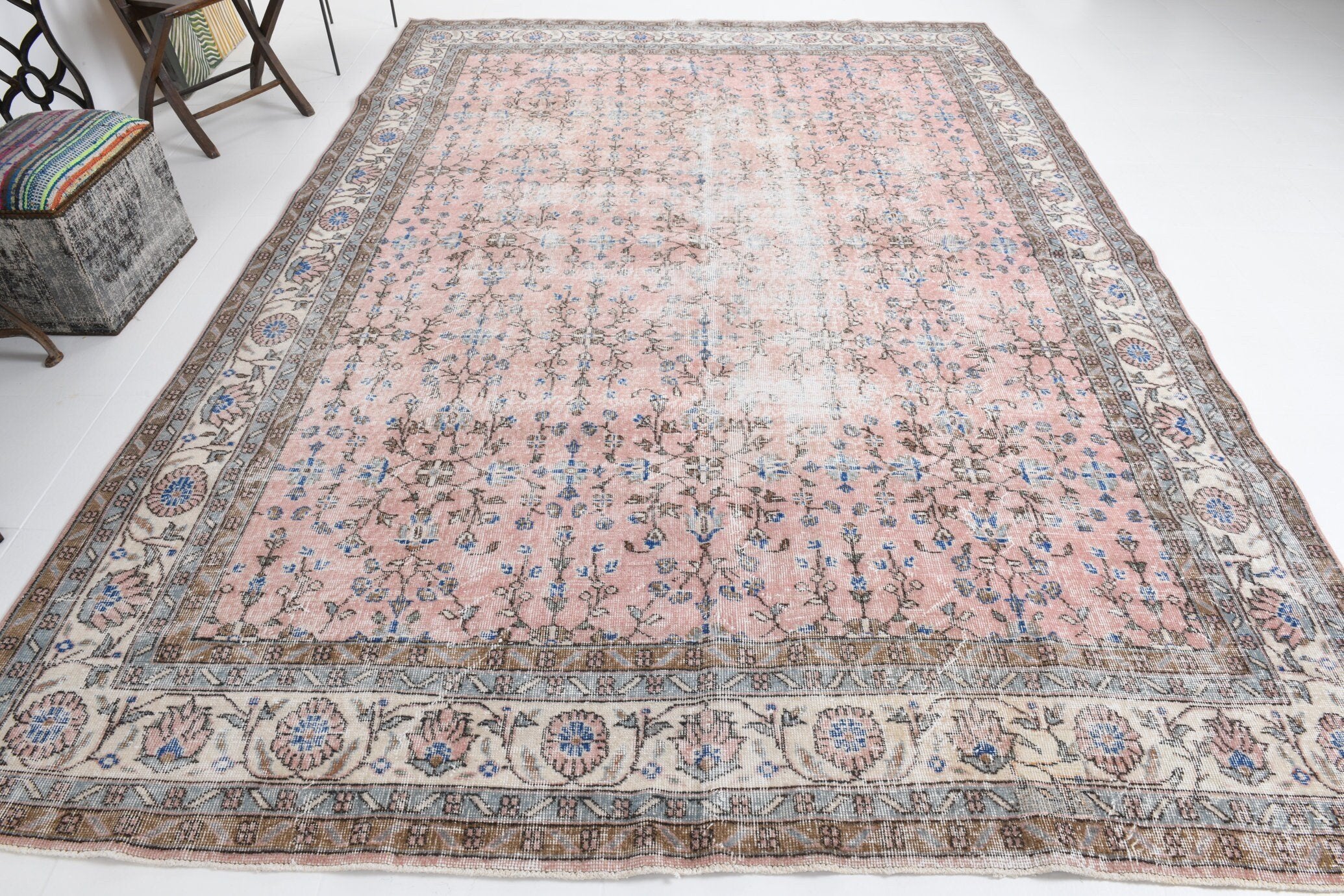 8' x 11' Vintage rug, Cotton Vintage rug, Dorm Vintage rug, Floral Vintage rug, Kids Vintage rug, Living Room Vintage rug, Nursery Vintage rug, Office Vintage rug, Pink Vintage rug, Rustic-Primitive Vintage rug, Vintage, Wool Vintage rug, Vintage rug
