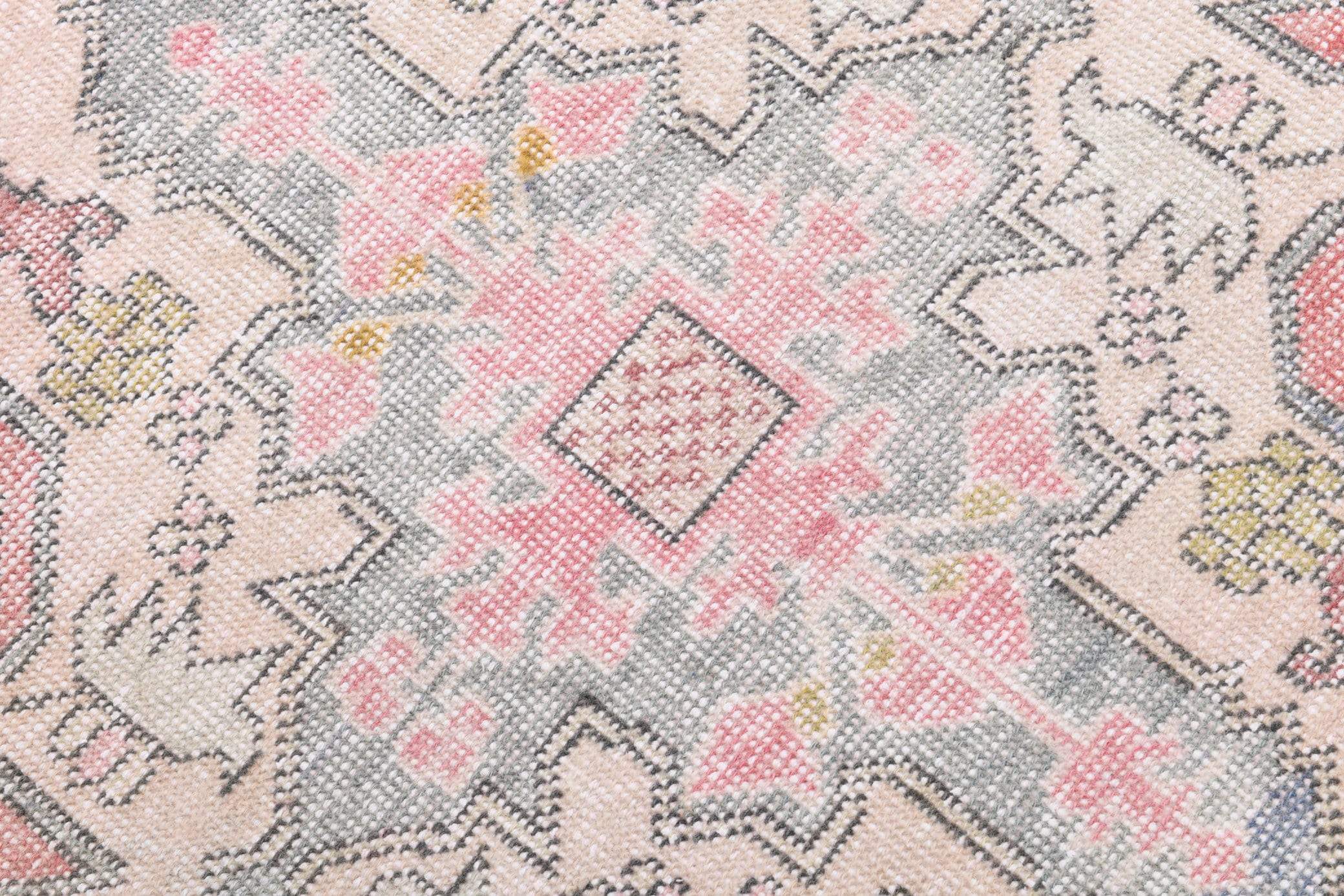 4' x 6' Vintage rug, Bedroom Vintage rug, Bohemian-Eclectic Vintage rug, Cotton Vintage rug, Kitchen-Dining Vintage rug, Living Room Vintage rug, Nursery Vintage rug, Office Vintage rug, Red Vintage rug, Southwestern Vintage rug, Vintage, Wool Vintage rug, Vintage rug