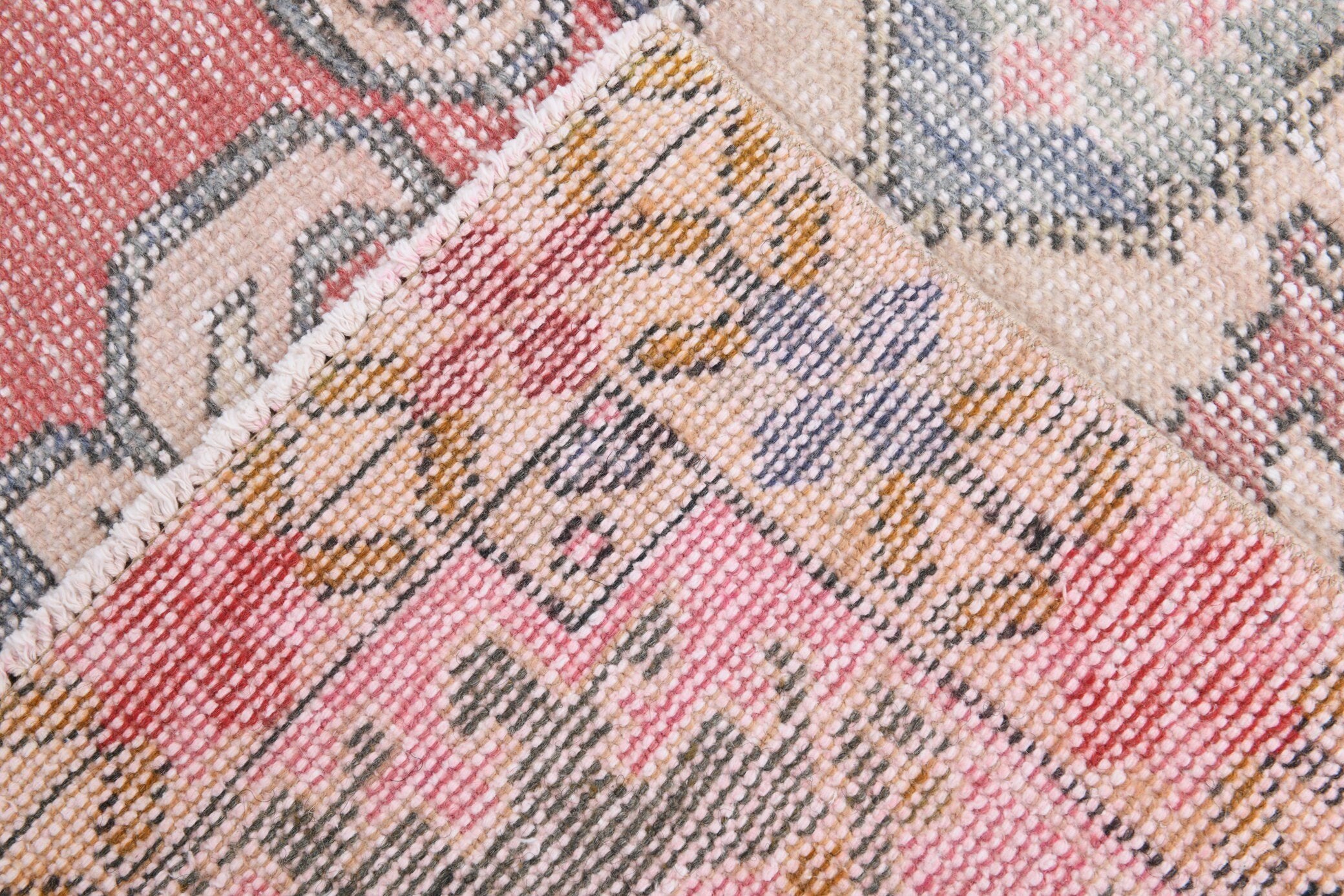 4' x 6' Vintage rug, Bedroom Vintage rug, Bohemian-Eclectic Vintage rug, Cotton Vintage rug, Kitchen-Dining Vintage rug, Living Room Vintage rug, Nursery Vintage rug, Office Vintage rug, Red Vintage rug, Southwestern Vintage rug, Vintage, Wool Vintage rug, Vintage rug