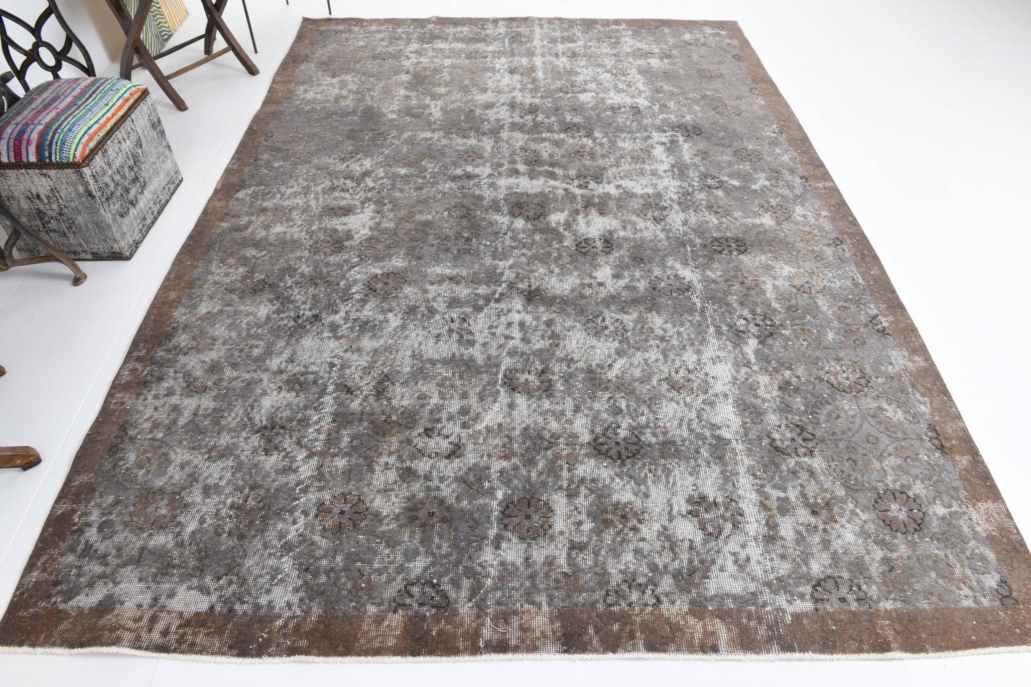 7' x 10' Vintage rug, Black-Gray Vintage rug, Contemporary Vintage rug, Cotton Vintage rug, Floral Vintage rug, Kids Vintage rug, Kitchen-Dining Vintage rug, Living Room Vintage rug, Nursery Vintage rug, Office Vintage rug, Vintage, Wool Vintage rug, Vintage rug