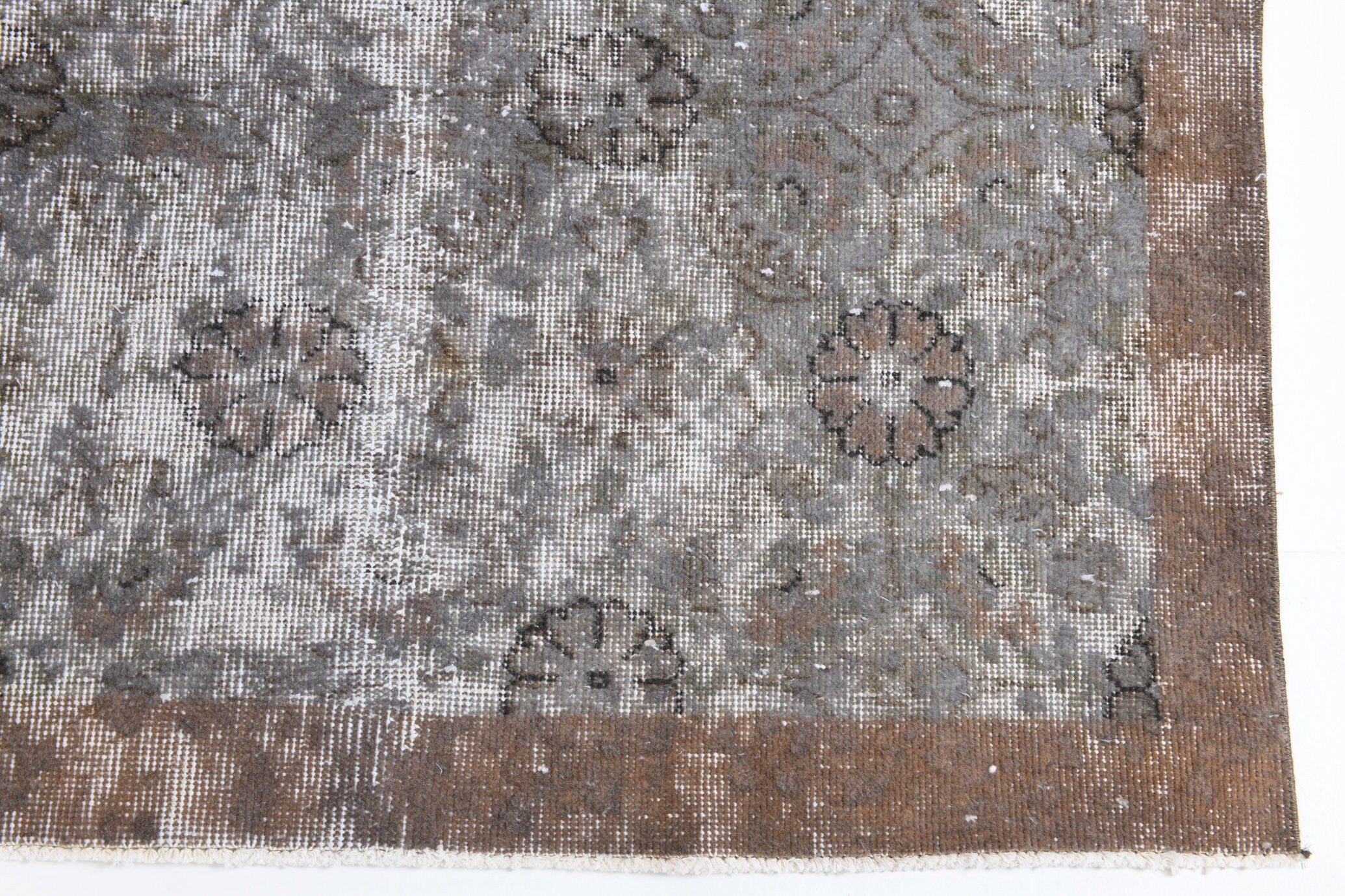 7' x 10' Vintage rug, Black-Gray Vintage rug, Contemporary Vintage rug, Cotton Vintage rug, Floral Vintage rug, Kids Vintage rug, Kitchen-Dining Vintage rug, Living Room Vintage rug, Nursery Vintage rug, Office Vintage rug, Vintage, Wool Vintage rug, Vintage rug