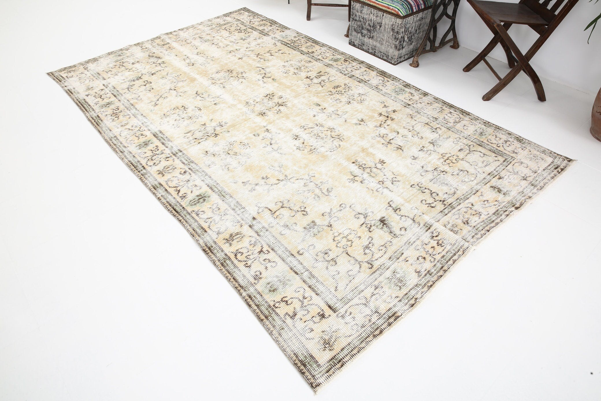 5' x 9' Tan-Ivory Turkish Vintage Rug  |  RugReform